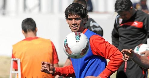 Israel Puerto durante una sesión de entrenamiento con el Sevilla. Israel Puerto durante una sesión de entrenamiento con el Sevilla.