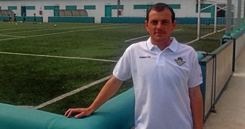 Alberto González en las instalaciones deportivas del Betis. Alberto González en las instalaciones deportivas del Betis.