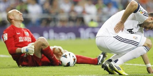 Caballero se duele en el césped durante el partido con el Madrid. Caballero se duele en el césped durante el partido con el Madrid.