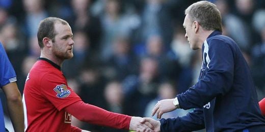 Moyes saluda a Rooney a la conclusión de un Everton-Man United. Moyes saluda a Rooney a la conclusión de un Everton-Man United.