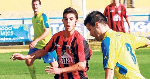 Luis, a la izquierda, seguido por el Real Madrid. Luis, a la izquierda, seguido por el Real Madrid.