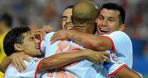 Imagen del encuentro de la pasada temporada 11/12 entre el Sevilla y la Real Sociedad en el Sánchez Pizjuán. Imagen del encuentro de la pasada temporada 11/12 entre el Sevilla y la Real Sociedad en el Sánchez Pizjuán.