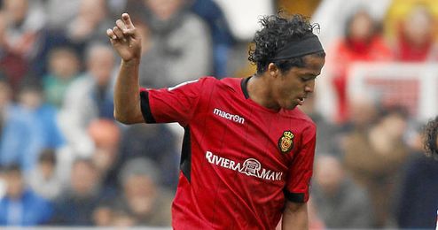 Un más que probable descenso del Mallorca dejaría la puerta abierta a sus estrellas: Pina, Gio, Hemed. Un más que probable descenso del Mallorca dejaría la puerta abierta a sus estrellas: Pina, Gio, Hemed.