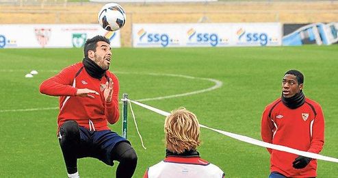 El futuro de Álvaro Negredo y Geoffrey Kondogbia parece estar lejos del Sevilla, aunque quizás sigan en España. El futuro de Álvaro Negredo y Geoffrey Kondogbia parece estar lejos del Sevilla, aunque quizás sigan en España.