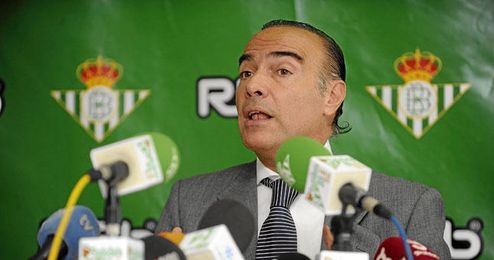 Oliver ha sido condenado a pagar 4.500 euros de multa por un delito de injurias. Oliver ha sido condenado a pagar 4.500 euros de multa por un delito de injurias.