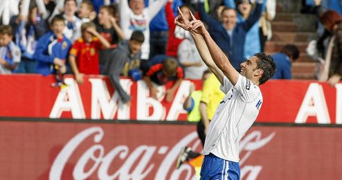 Helder Postiga celebrando un gol con el Real Zaragoza. Helder Postiga celebrando un gol con el Real Zaragoza.