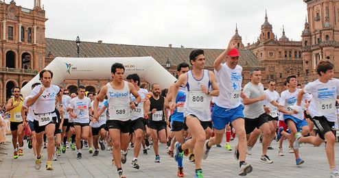 La carrera solidaria contra el cáncer infantil ha sido todo un éxito de participación. La carrera solidaria contra el cáncer infantil ha sido todo un éxito de participación.