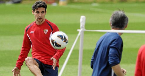 Navas, que quiere "mejorar", deberá decidir si quiere jugar en el City. Navas, que quiere "mejorar", deberá decidir si quiere jugar en el City.