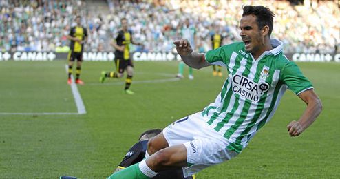 Ángel López en un lance durante el último partido en casa. Ángel López en un lance durante el último partido en casa.