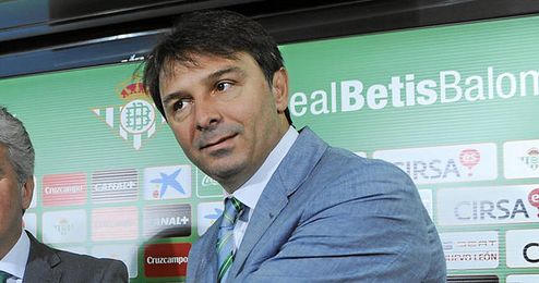 Stosic durante el anuncio de la renovación de Mel. Stosic durante el anuncio de la renovación de Mel.