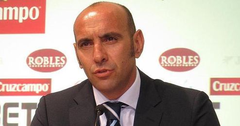 Monchi se mostró prudente pese a la evidente satisfacción por ir a Europa. Monchi se mostró prudente pese a la evidente satisfacción por ir a Europa.