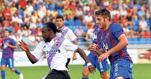 Cedrick se despidió de la afición del Numancia tras firmar por el Betis. Cedrick se despidió de la afición del Numancia tras firmar por el Betis.