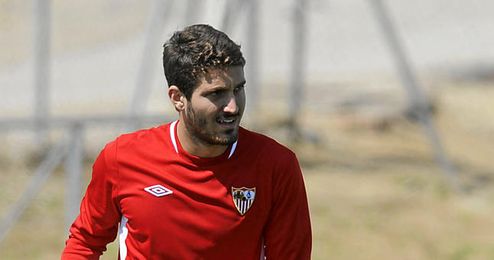 Campaña y Sevilla dispuestos a acercar posturas tras el Mundial sub20. Campaña y Sevilla dispuestos a acercar posturas tras el Mundial sub20.