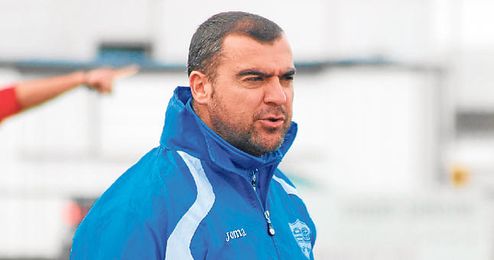Joaquín Hidalgo ya planifica la próxima temporada de la Lebrijana. Joaquín Hidalgo ya planifica la próxima temporada de la Lebrijana.