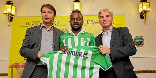 Cedrick será bético las cuatro próximas campañas. Cedrick será bético las cuatro próximas campañas.