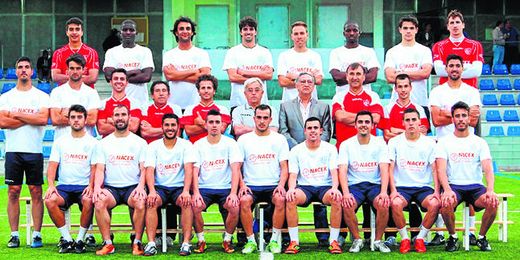 El Alcalá 12/13 en la foto oficial de la pasada temporada; el proyecto 13/14 aún no ha arrancado. El Alcalá 12/13 en la foto oficial de la pasada temporada; el proyecto 13/14 aún no ha arrancado.