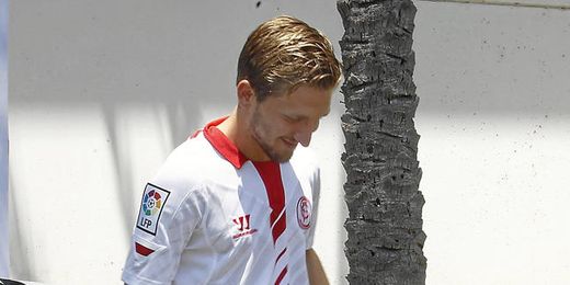 Marko Marin está muy bien mirado en el Barcelona, donde tienen informes muy positivos de él. Marko Marin está muy bien mirado en el Barcelona, donde tienen informes muy positivos de él.