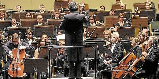 La Orquesta Sinfónica de Sevilla durante un concierto. La Orquesta Sinfónica de Sevilla durante un concierto.