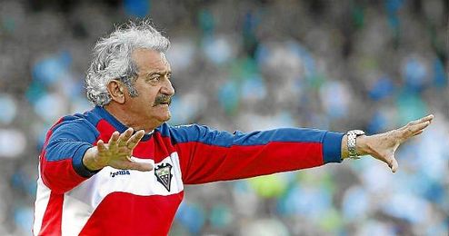David Vidal durante su etapa como técnico del Albacete; ahora dirigirá al Xerez dos campañas. David Vidal durante su etapa como técnico del Albacete; ahora dirigirá al Xerez dos campañas.