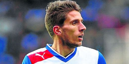 Daniel Carriço sólo ha jugado tres encuentros con el Reading en la Premier. Daniel Carriço sólo ha jugado tres encuentros con el Reading en la Premier.