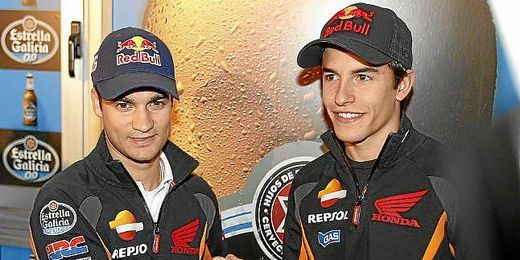Pedrosa y Márquez en un acto publicitario. Pedrosa y Márquez en un acto publicitario.