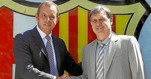 Sandro Rosell, presidente del Barcelona, junto al nuevo entrenador azulgrana Gerardo ´Tata´ Martino. Sandro Rosell, presidente del Barcelona, junto al nuevo entrenador azulgrana Gerardo ´Tata´ Martino.