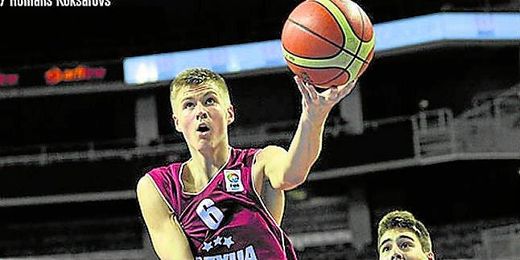 Porzingis fue una de las estrellas del Europeo sub 18. Porzingis fue una de las estrellas del Europeo sub 18.
