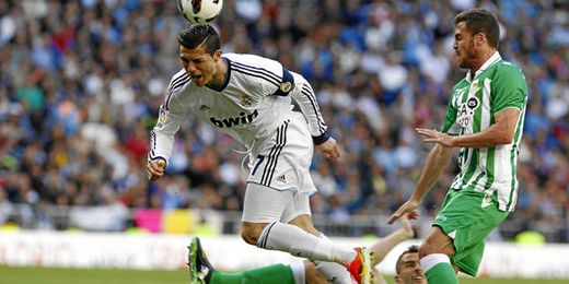 Cristiano Ronaldo, Chica y Amaya en un lance durante el R.Madrid - Betis de la pasada temporada. Cristiano Ronaldo, Chica y Amaya en un lance durante el R.Madrid - Betis de la pasada temporada.
