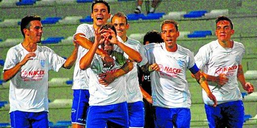 Boris celebra su gol ante el Coria en la Copa Federación. Boris celebra su gol ante el Coria en la Copa Federación.