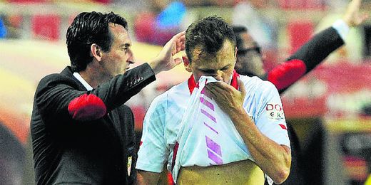 Cheryshev, tras retirarse lesionado el día de su debut. Cheryshev, tras retirarse lesionado el día de su debut.