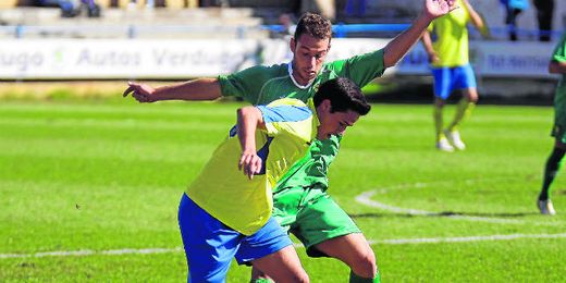 El atacante ribereño Rubén Sánchez ha vuelto a dar patadas vestido de amarillo tras dejar atrás su lesión. El atacante ribereño Rubén Sánchez ha vuelto a dar patadas vestido de amarillo tras dejar atrás su lesión.