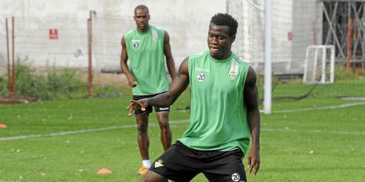 Nosa Igiebor durante un entrenamiento. Nosa Igiebor durante un entrenamiento.