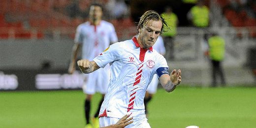 Rakitic irá con Croacia a jugar la repesca. Rakitic irá con Croacia a jugar la repesca.