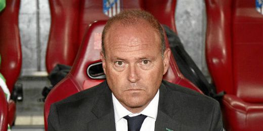 Mel ha convocado una rueda de prensa en el Villamarín. Mel ha convocado una rueda de prensa en el Villamarín.