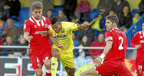 Carriço, Fazio y Uche, durante un lance del encuentro de la primera vuelta. Carriço, Fazio y Uche, durante un lance del encuentro de la primera vuelta.
