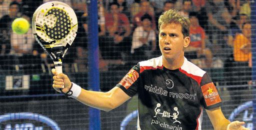 Paquito Navarro sigue creciendo en el mundo del pádel. Paquito Navarro sigue creciendo en el mundo del pádel.