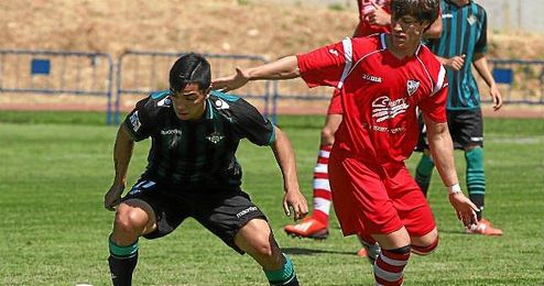 Lolo Reyes en el último amistoso del Betis frente al Ronda. Lolo Reyes en el último amistoso del Betis frente al Ronda.