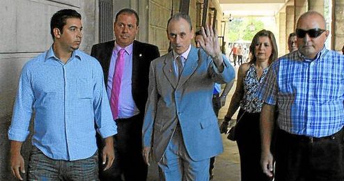 Manuel Ruiz de Lopera volvió a visitar los juzgados esta semana. Manuel Ruiz de Lopera volvió a visitar los juzgados esta semana.