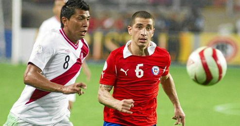 Carlos Carmona, durante un partido con la selección chilena. Carlos Carmona, durante un partido con la selección chilena.
