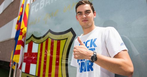 Satoransky en su presentación como jugador barcelonista. Satoransky en su presentación como jugador barcelonista.