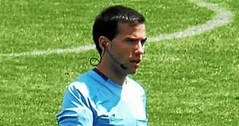 Oliver de la Fuente Ramos, árbitro castellano-leonés. Oliver de la Fuente Ramos, árbitro castellano-leonés.