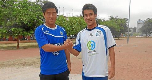 Sol (21 años) y Yang (18 años) posan para ESTADIO antes del derbi de este fin de semana. Sol (21 años) y Yang (18 años) posan para ESTADIO antes del derbi de este fin de semana.