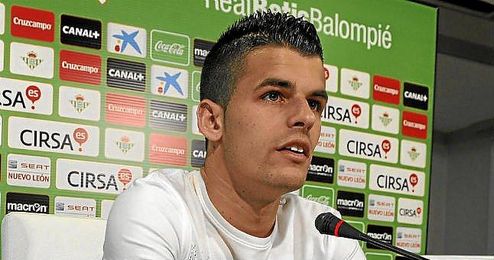 Álex Martínez durante una rueda de prensa. Álex Martínez durante una rueda de prensa.