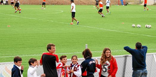 Los más jóvenes pudieron disfrutar del Sevilla en un día de fiesta. Los más jóvenes pudieron disfrutar del Sevilla en un día de fiesta.