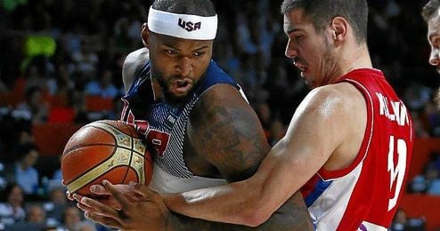 Cousins (USA) y Kalinic (Serbia) en la final del Mundobasket. Cousins (USA) y Kalinic (Serbia) en la final del Mundobasket.