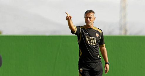 Fran Escribá durante un entrenamiento Fran Escribá durante un entrenamiento