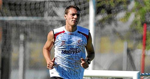 Cristóforo vuelve a una convocatoria con el Sevilla tras superar su grave lesión. Cristóforo vuelve a una convocatoria con el Sevilla tras superar su grave lesión.