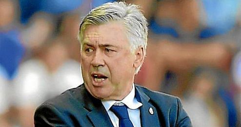 Ancelotti durante un partido. Ancelotti durante un partido.