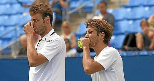 Marcel Granollers y Marc López fueron derrotados por 6-2 y 6-3. Marcel Granollers y Marc López fueron derrotados por 6-2 y 6-3.