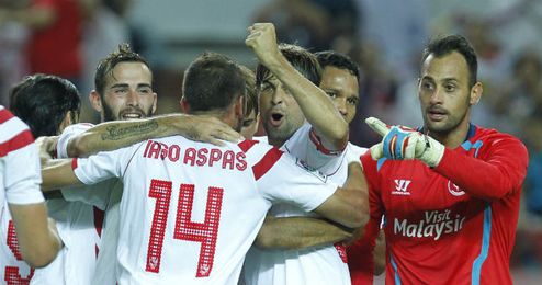 Denis Suárez en una acción del Sevilla-Villarreal. Denis Suárez en una acción del Sevilla-Villarreal.